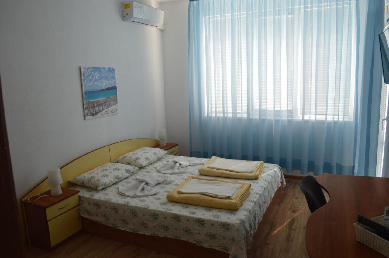 Yanis Hotel Chernomorets Exterior photo