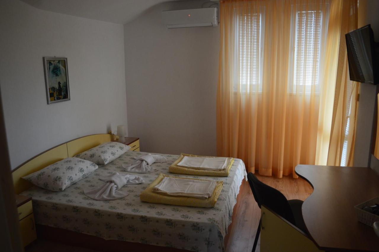 Yanis Hotel Chernomorets Exterior photo